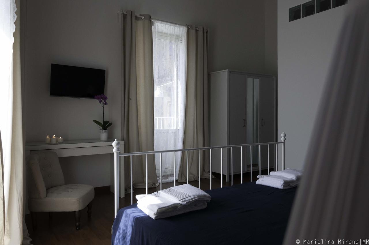 Bed and Breakfast I Balconi Sul Castello Катания Экстерьер фото